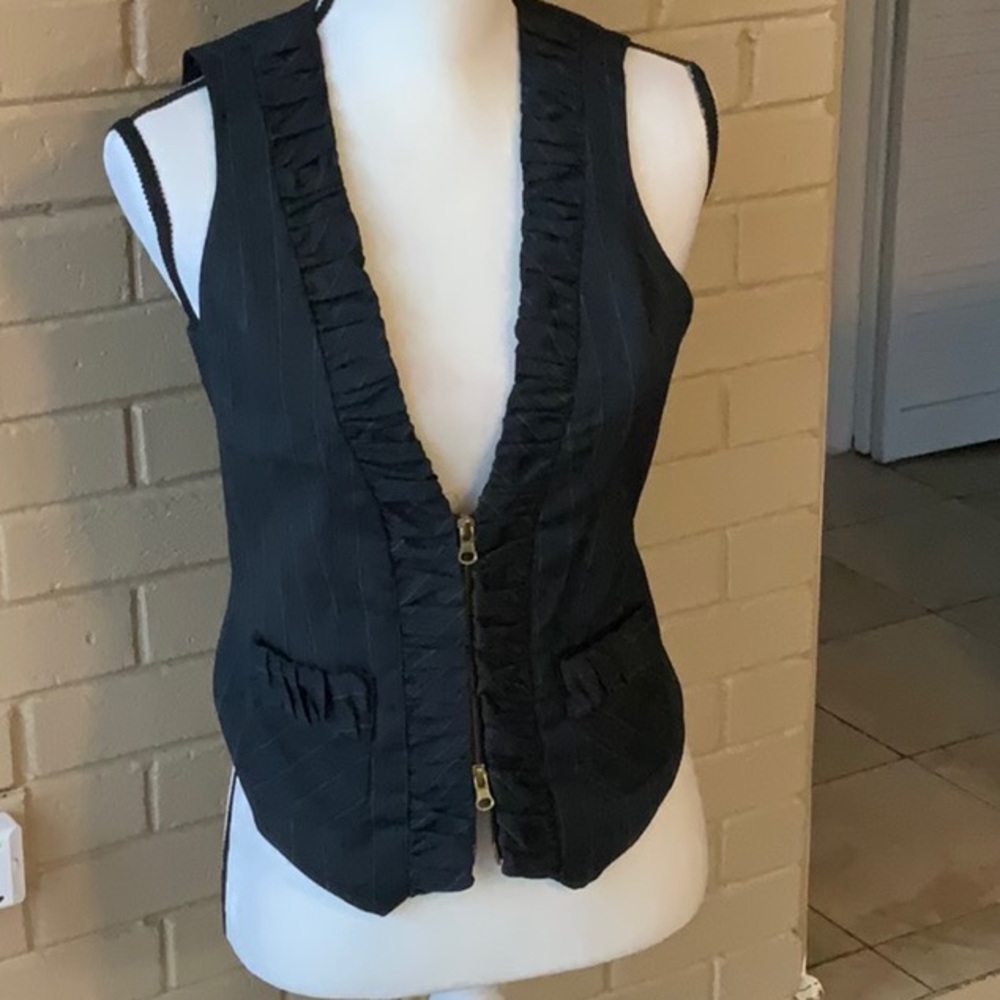 Sunny Leigh Vest 2 way zipper 63%poly. 34% rayon